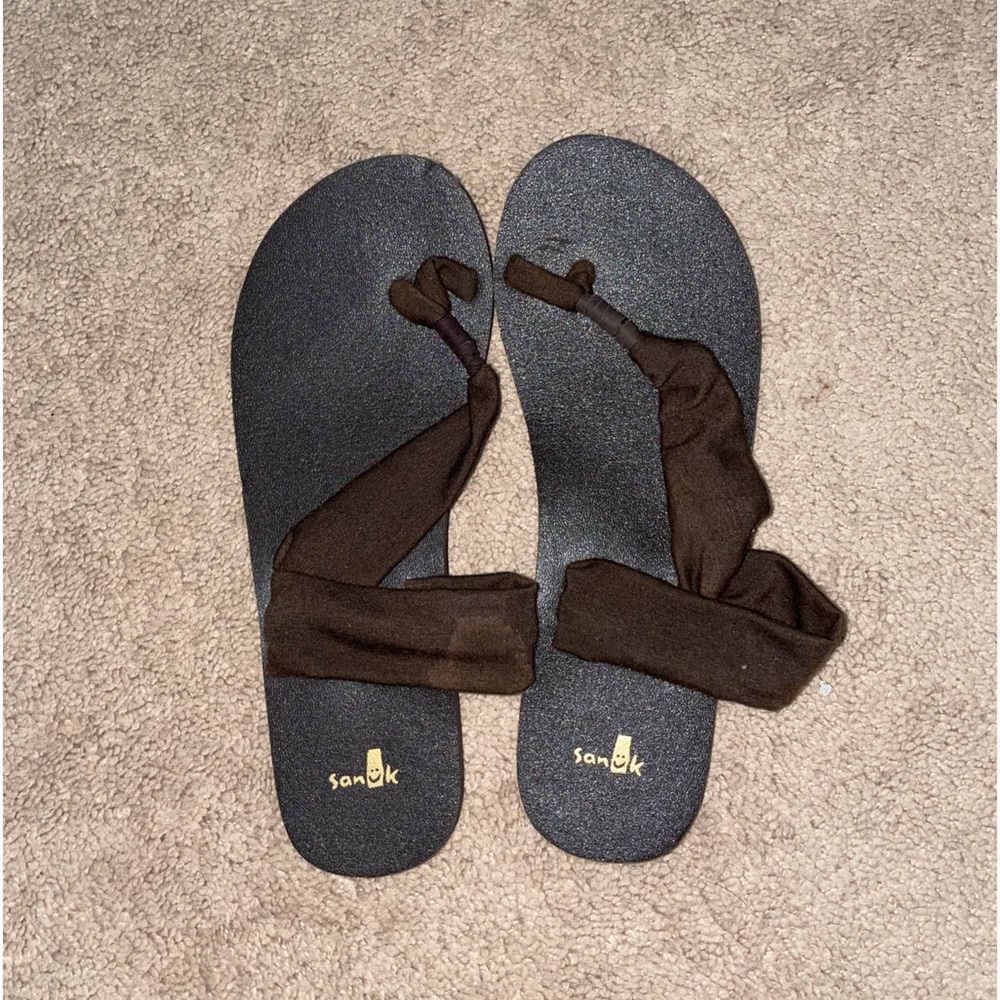 Sanuk flip flops